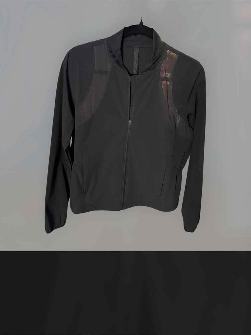 Lululemon Mesh-Ventilated Tennis
Jacket
Black - Picture 4 of 6
